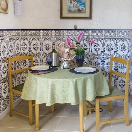 2 Bedroom Lovely In